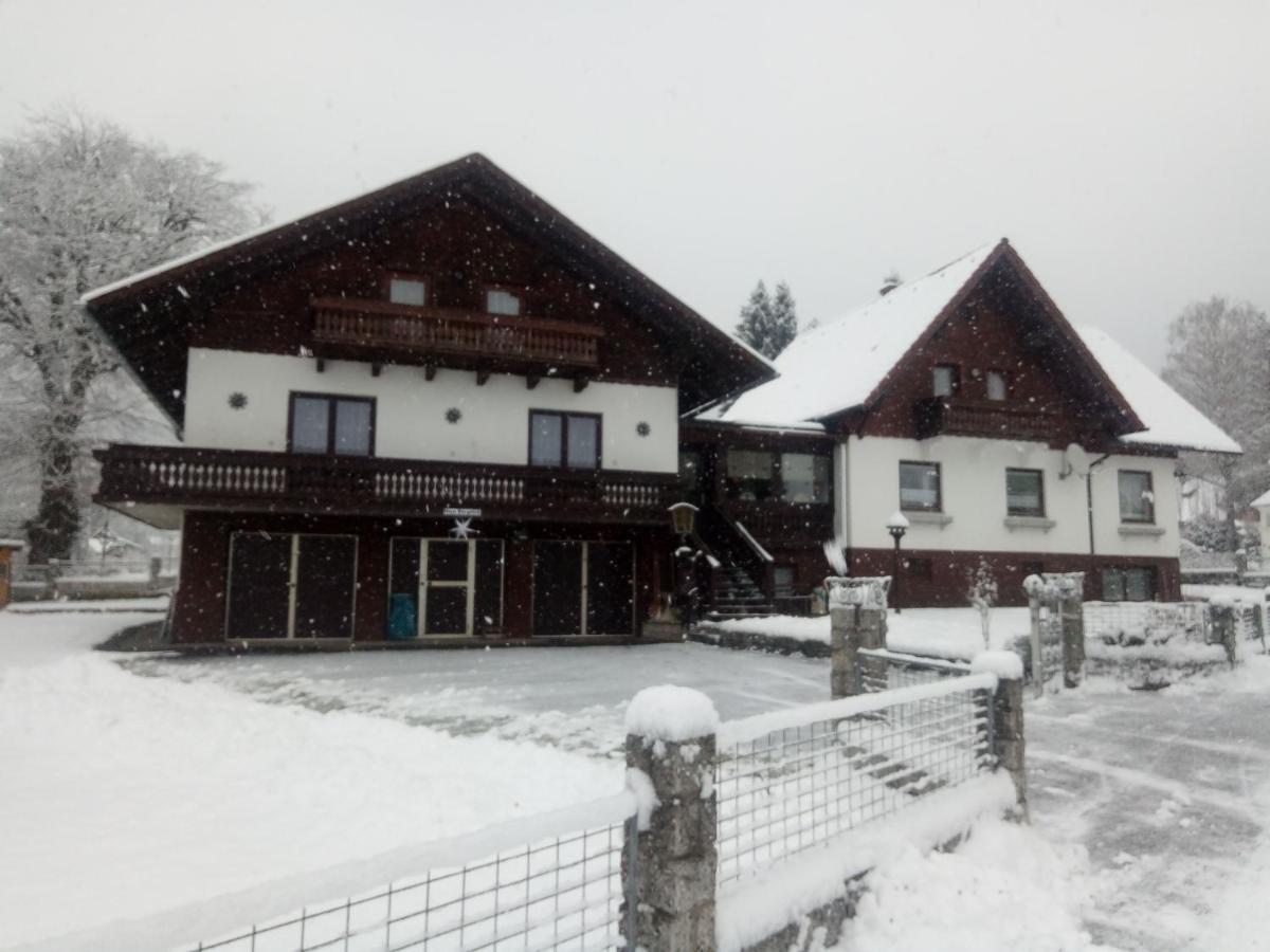 Haus Bergblick Fruehstueckspension Oberort Exterior foto